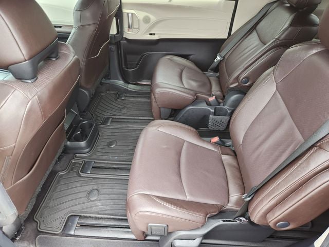 2024 Toyota Sienna Platinum 7 Passenger