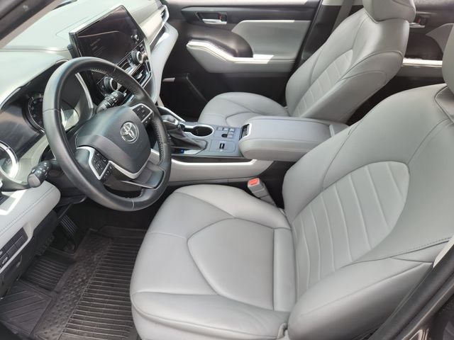 2023 Toyota Highlander Hybrid XLE