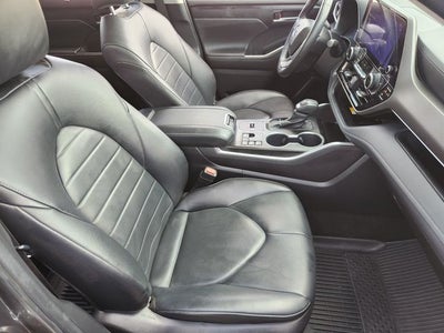 2023 Toyota Highlander XLE