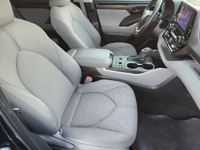 2024 Toyota Highlander LE