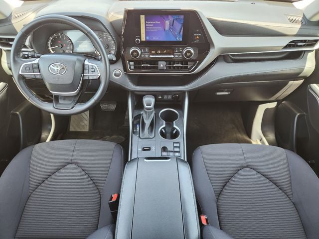 2025 Toyota Highlander LE