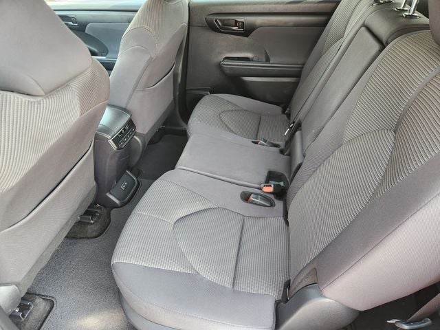 2025 Toyota Highlander LE