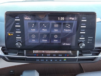 2022 Toyota Sienna LE 8 Passenger