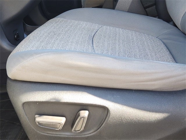 2022 Toyota Sienna LE 8 Passenger