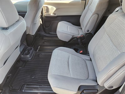 2022 Toyota Sienna LE 8 Passenger