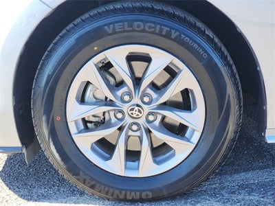 2022 Toyota Sienna LE 8 Passenger