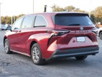 2025 Toyota Sienna LE 8 Passenger