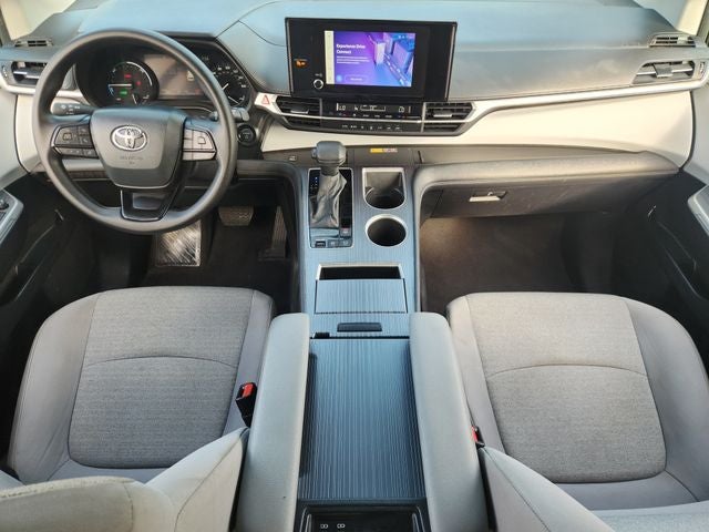 2025 Toyota Sienna LE 8 Passenger