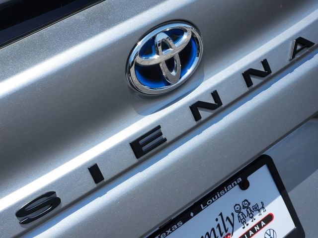 2025 Toyota Sienna XLE 8 Passenger
