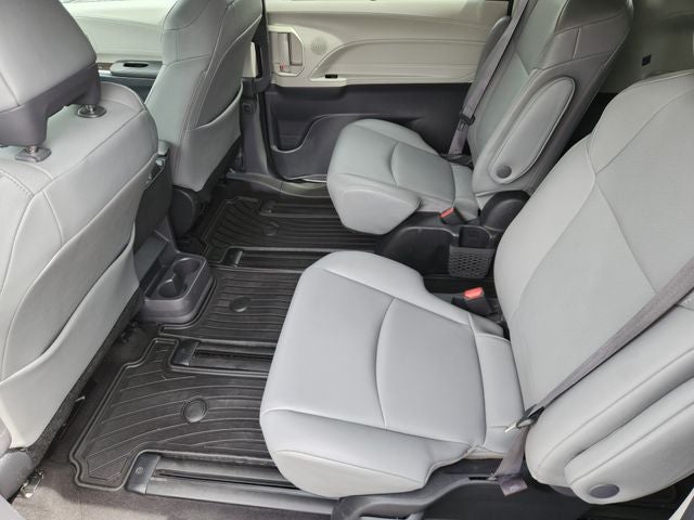2022 Toyota Sienna XLE 7 Passenger