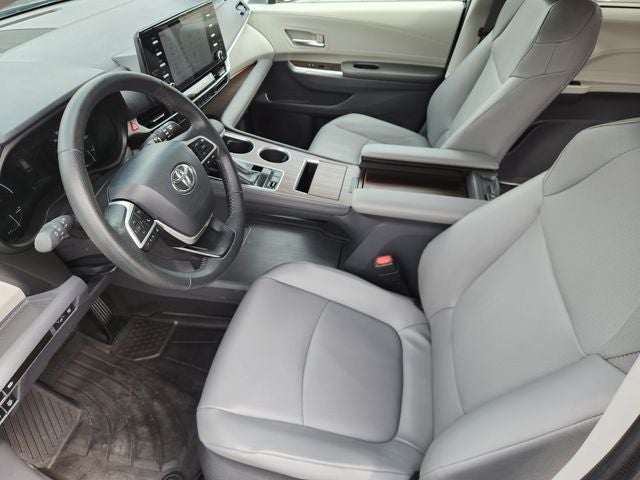 2022 Toyota Sienna XLE 7 Passenger