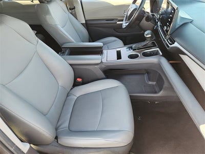 2024 Toyota Sienna XLE 8 Passenger