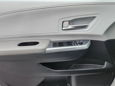 2025 Toyota Sienna XLE 8 Passenger