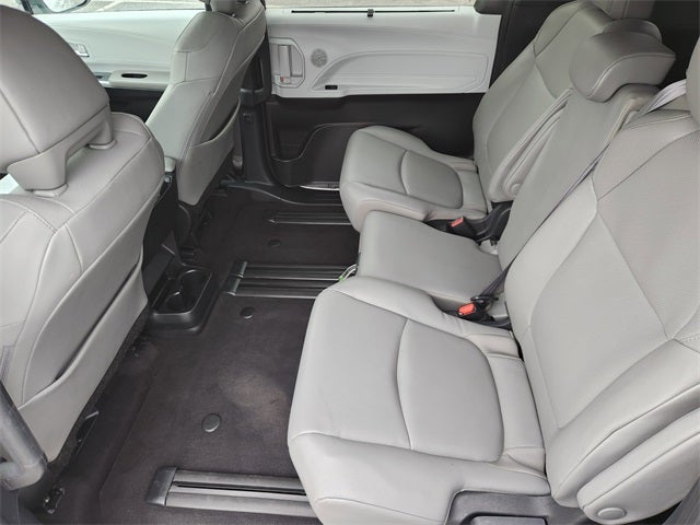 2025 Toyota Sienna XLE 8 Passenger