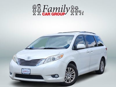 2017 Toyota Sienna XLE 8 Passenger