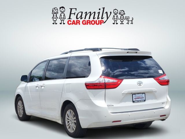2017 Toyota Sienna XLE 8 Passenger