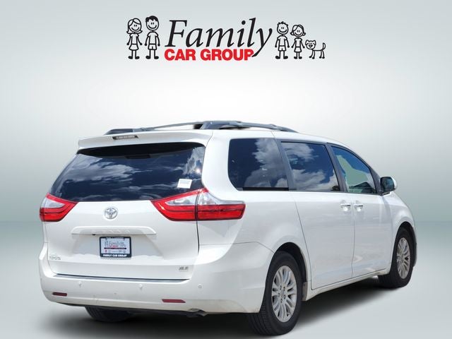 2017 Toyota Sienna XLE 8 Passenger