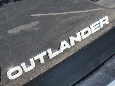 2025 Mitsubishi Outlander SE