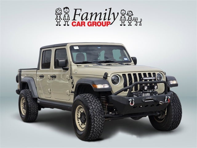 2020 Jeep Gladiator Sport photo 2