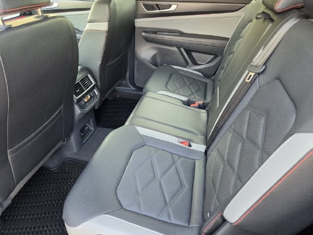 2024 Volkswagen Atlas 2.0T Peak Edition SE w/Technology