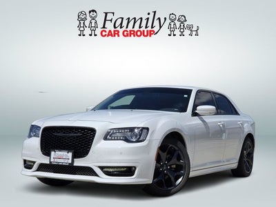 2023 Chrysler 300 Touring L