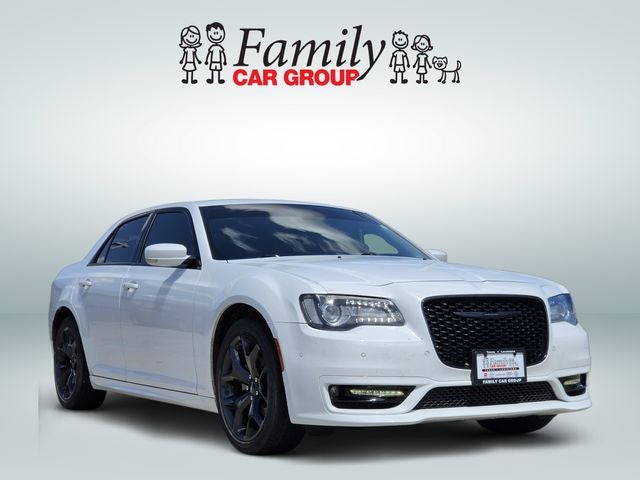 2023 Chrysler 300 Touring L