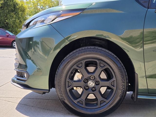 2025 Toyota Sienna Woodland Edition 7 Passenger