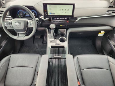 2025 Toyota Sienna Woodland Edition 7 Passenger
