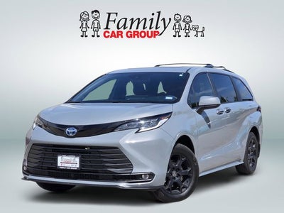 2025 Toyota Sienna Woodland Edition 7 Passenger
