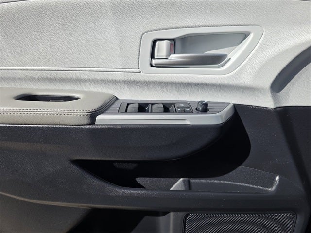 2025 Toyota Sienna XLE 8 Passenger