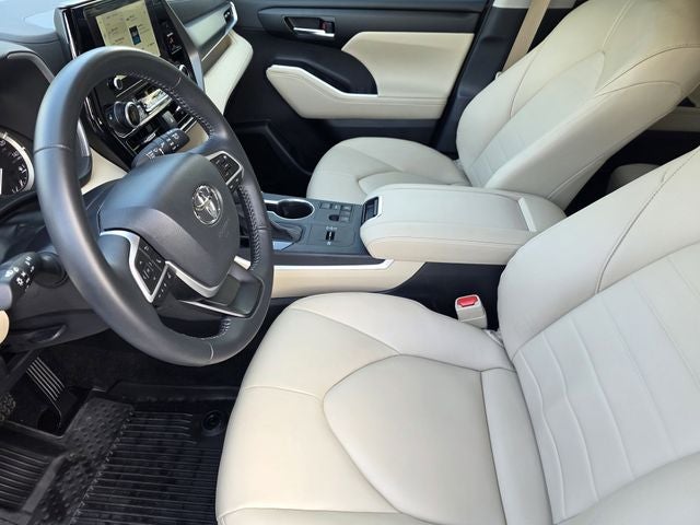 2025 Toyota Highlander XLE