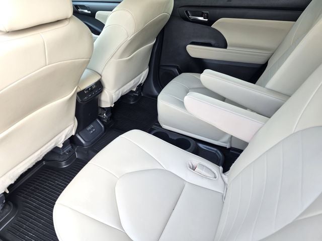 2025 Toyota Highlander XLE