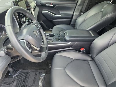 2025 Toyota Highlander XLE