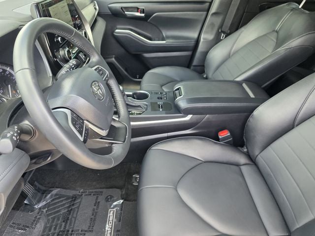 2025 Toyota Highlander XLE