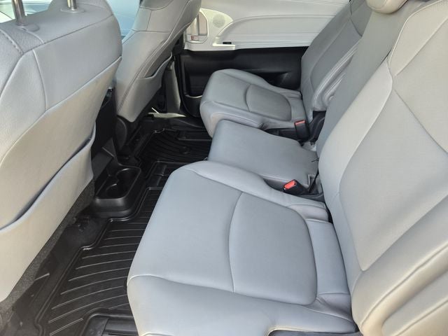 2026 Toyota Sienna XLE 8 Passenger