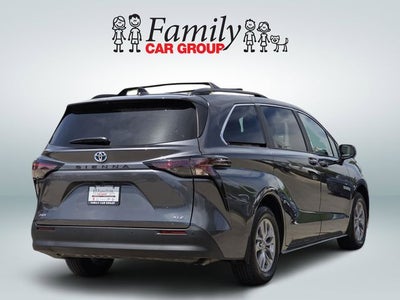 2025 Toyota Sienna XLE 8 Passenger