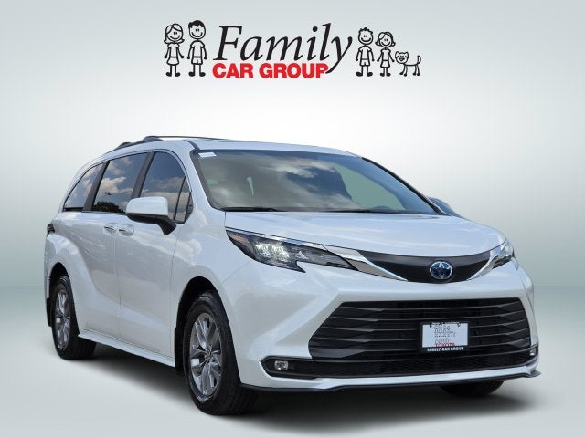 2025 Toyota Sienna XLE 8 Passenger