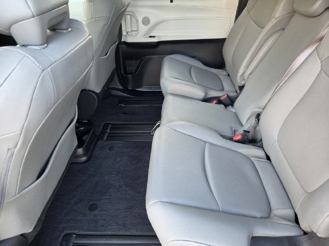 2025 Toyota Sienna XLE 8 Passenger