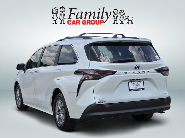 2025 Toyota Sienna XLE 8 Passenger