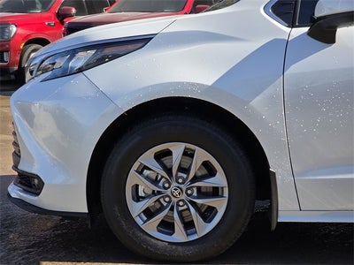 2025 Toyota Sienna XLE 8 Passenger