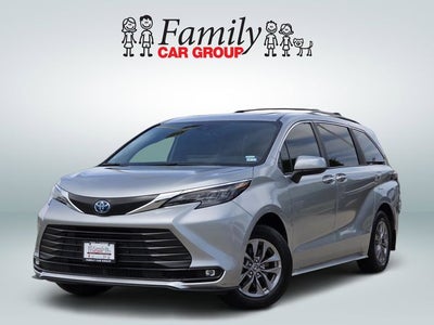 2025 Toyota Sienna XLE 8 Passenger