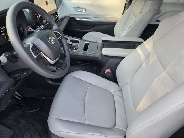 2026 Toyota Sienna XLE 8 Passenger