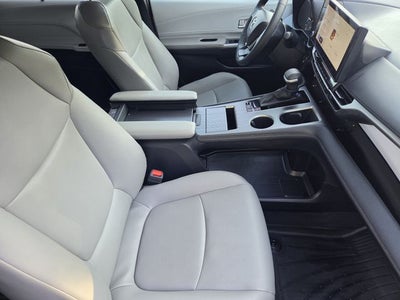2026 Toyota Sienna XLE 8 Passenger