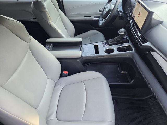 2026 Toyota Sienna XLE 8 Passenger