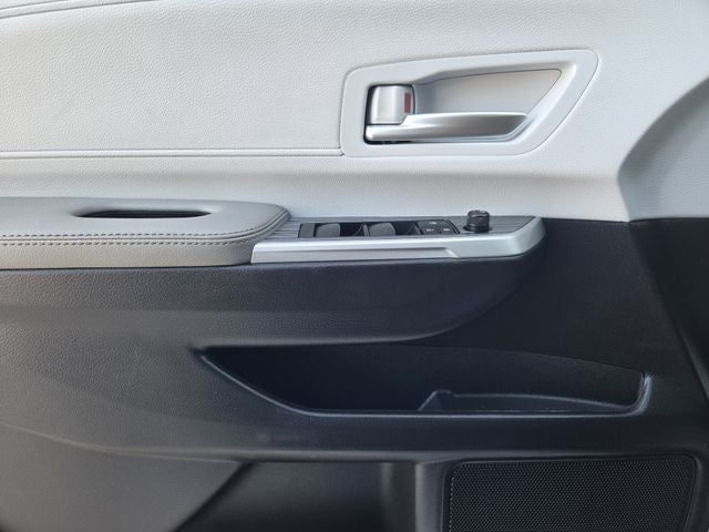 2026 Toyota Sienna XLE 8 Passenger