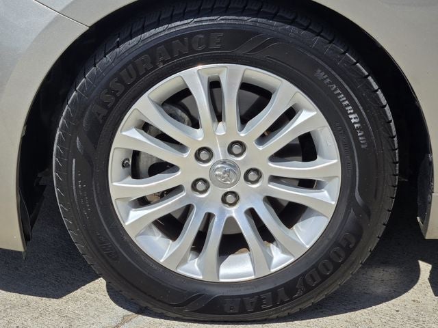 2017 Toyota Sienna XLE 8 Passenger