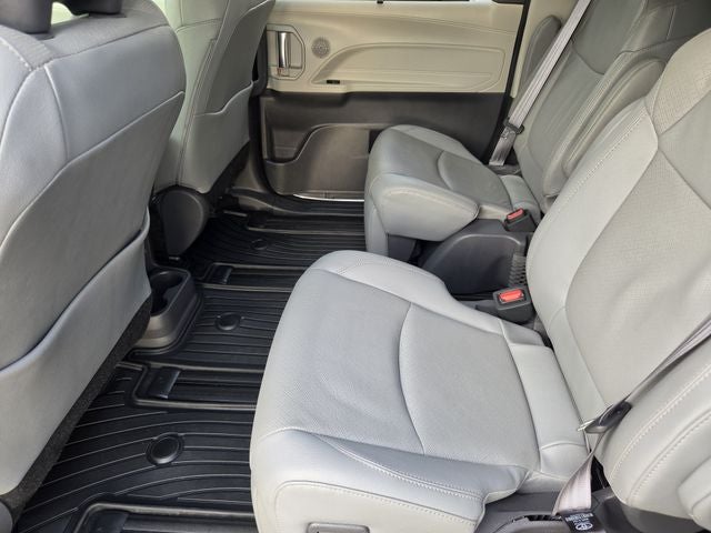 2021 Toyota Sienna Limited 7 Passenger