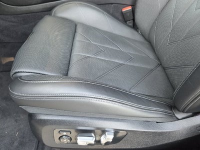 2025 BMW XM Base