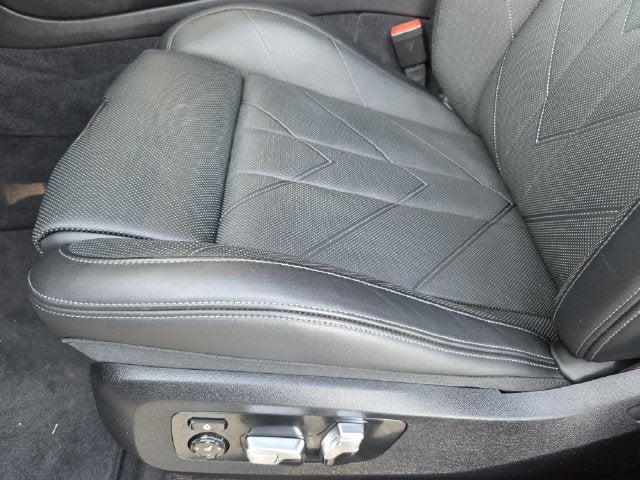 2025 BMW XM Base