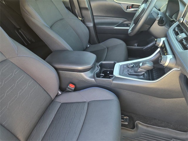 2023 Toyota RAV4 Hybrid SE